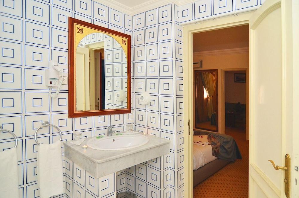 Hotel Omega 4*